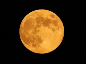 La Luna, 200 millones de años más joven