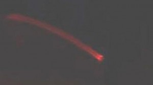 Un vecino dice haber fotografiado lo que cayó del cielo en Monte Grande