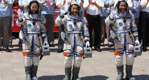 China lanza una nueva misión espacial tripulada en presencia de su presidente