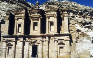 Descubren que los monumentos de Petra están orientados a la misma estrella que la Kaaba